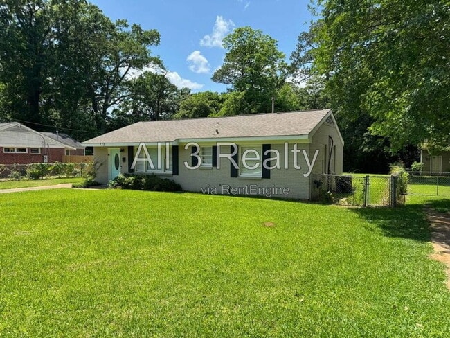 Photo - 723 Hillman St