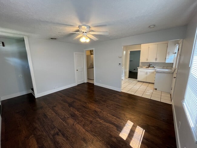 Photo - SJK Dwellings LLC Unit 924 N 35th Street