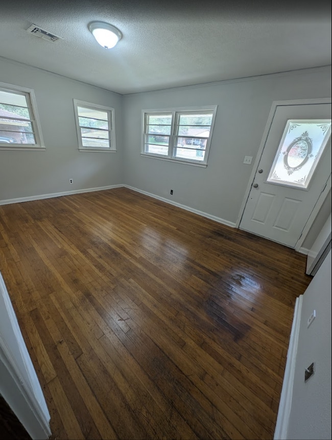 Photo - 1130 Lombard Dr