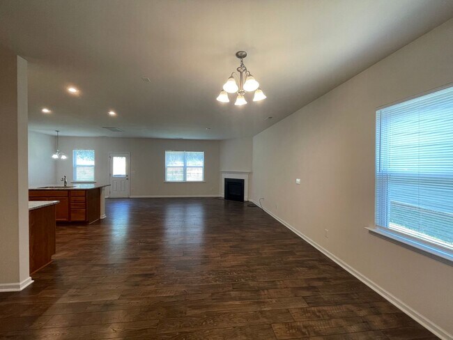 Photo - 4BR/3BA Home with Bedroom and Full Bath Do...