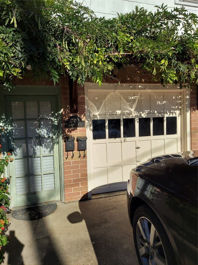 Photo - 2821 Eastgrove Ln Unidad A