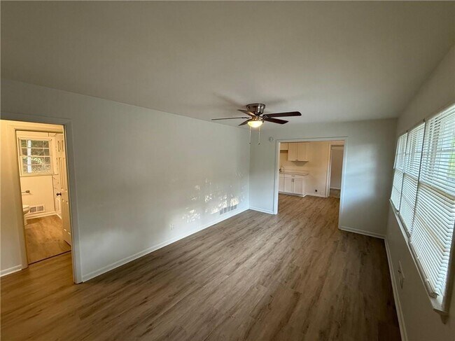 Photo - 379 Utoy Cir SW