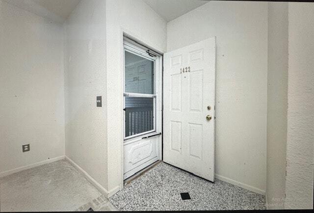 1422 Fox Pointe Cir