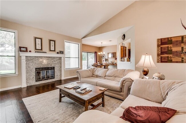 Photo - 7414 Whistlestop Dr