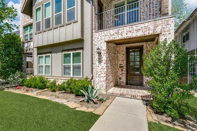 Photo - 5921 Oram St