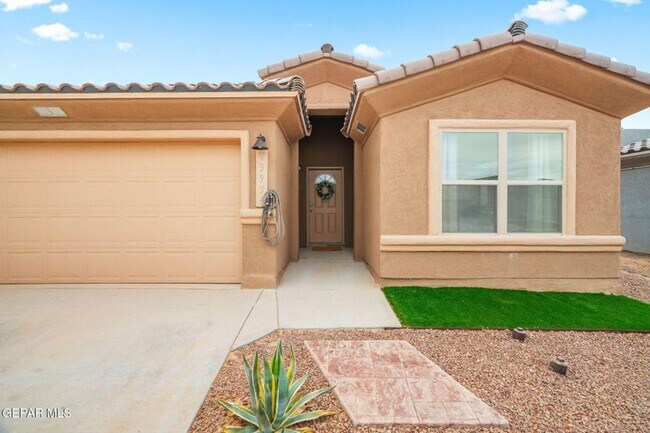 Photo - 13956 Garforth Ave