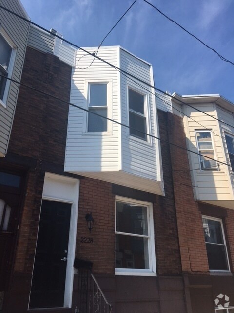 Building Photo - 2 BED 1 BATH house in South Philly!