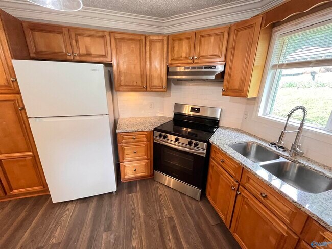 Photo - 3220 Rita Ln NW