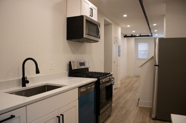 Photo - 6254 N Whipple St Unit G