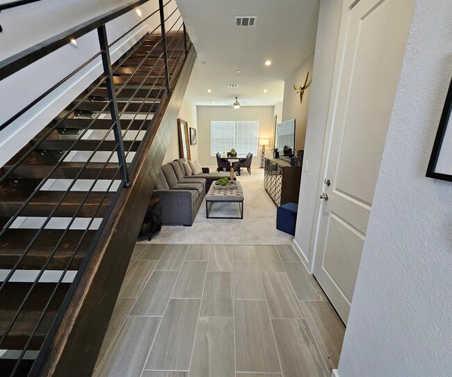 Photo - 12001 Vista Parke Dr