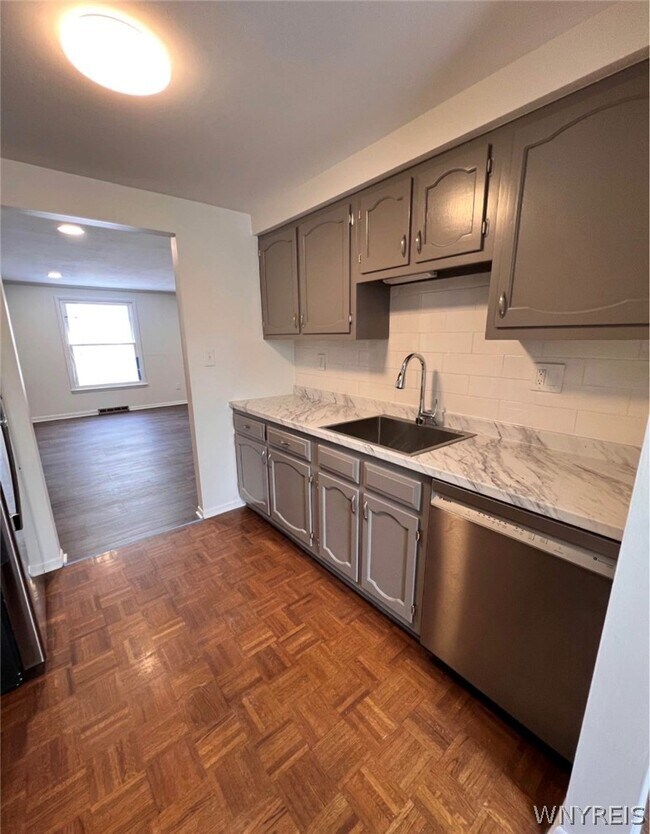 Photo - 666 W Ferry St