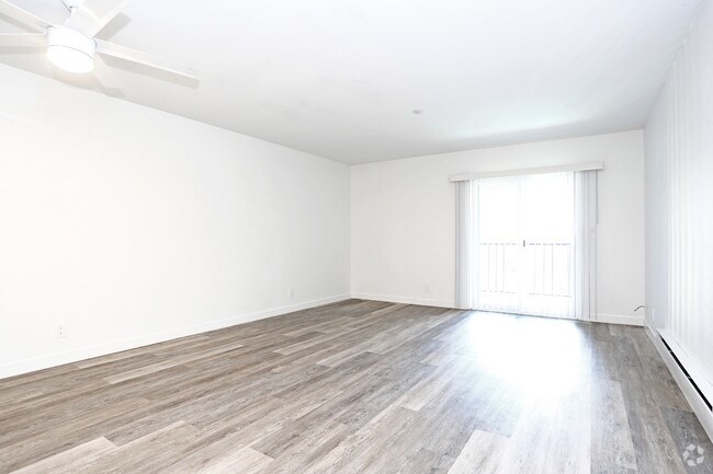 2BR,2BA-900SQ