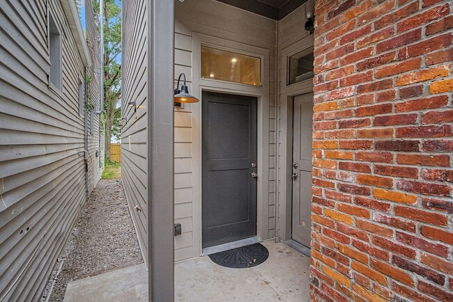 1105 Logan St