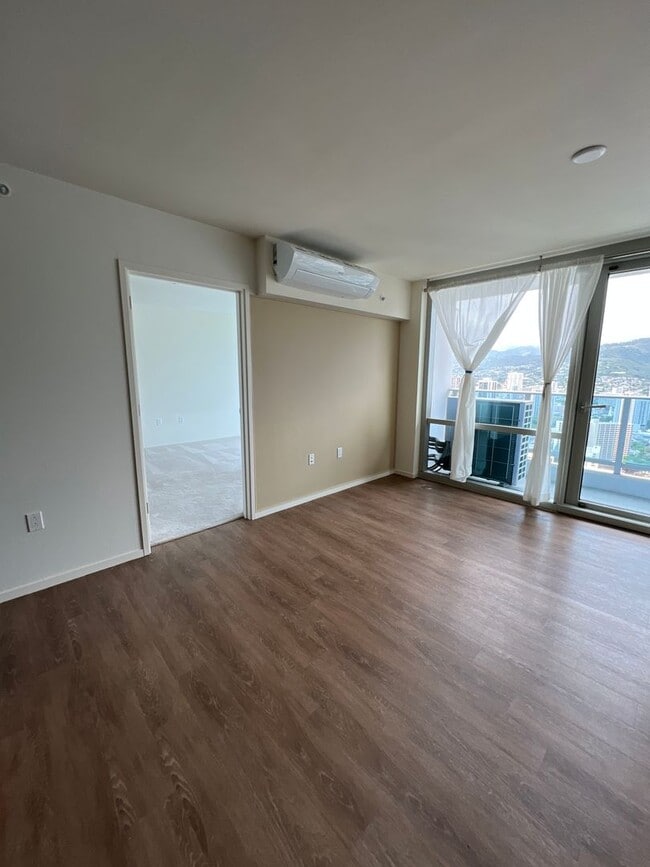 Photo - Prime Location- Kapiolani Residence 43d floor- Great views!