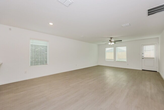 Photo - 1621 Sparrow Hawk Rd