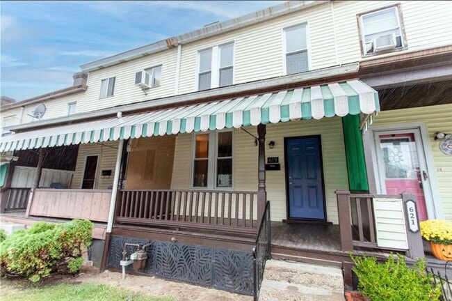 Building Photo - 619 E 17th Ave