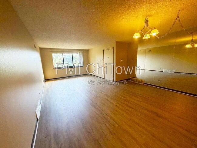 Photo - 1472 Carol Ct Unit 2a