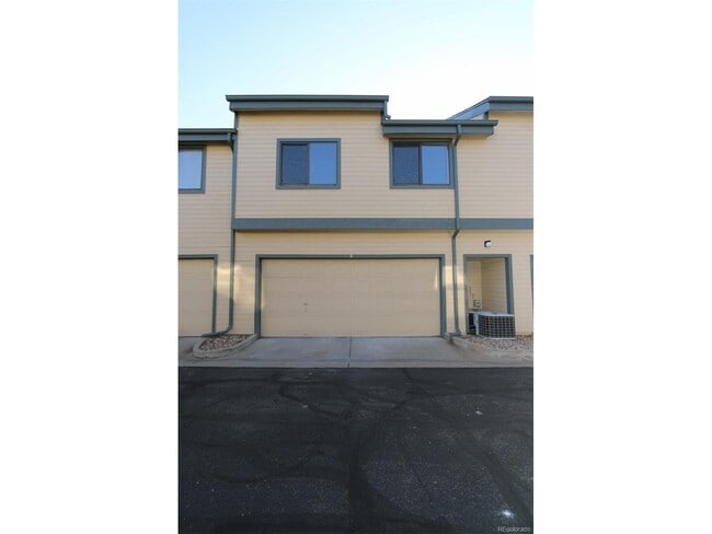 Photo - Spacious 3 bed 2 bath Townhome for Rent in Arvada