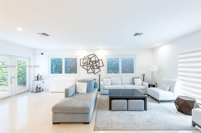 Photo - 829 Malaga Ave