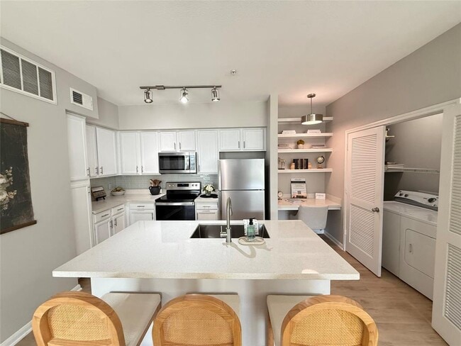 Building Photo - 14807 Woodland Hills Dr Unit A3FR Rental