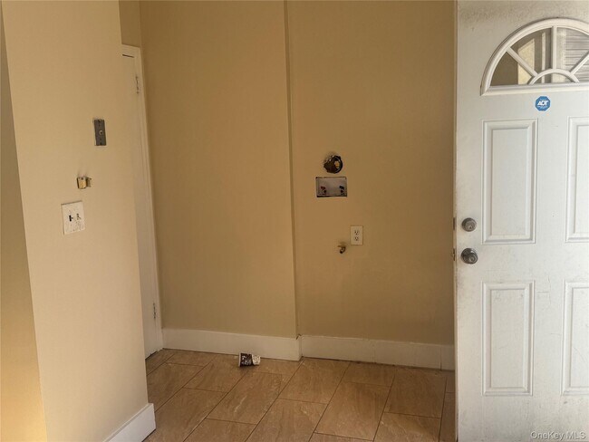 Photo - 90-14 Silver Rd