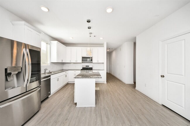 Building Photo - 14817 Ash Landing Dr