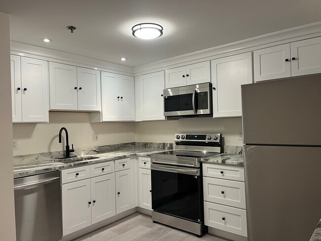 Photo - 324 Washington St Unidad 208