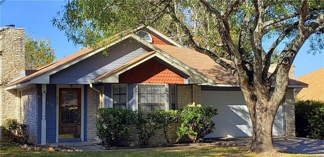 Building Photo - 808 David Curry Dr