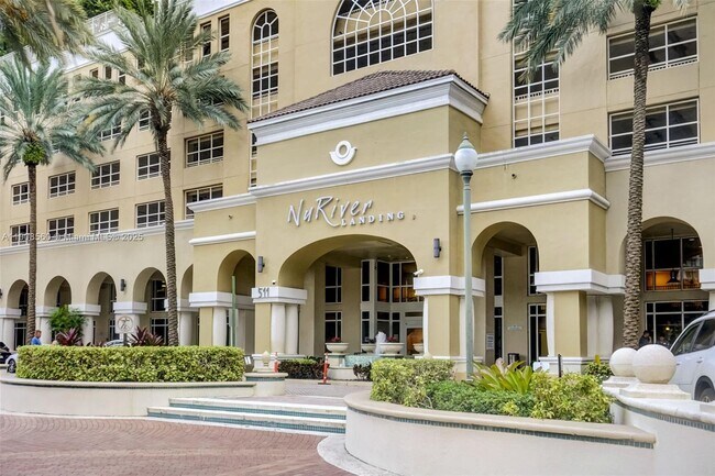 Photo - 511 SE 5 Ave Unidad 806