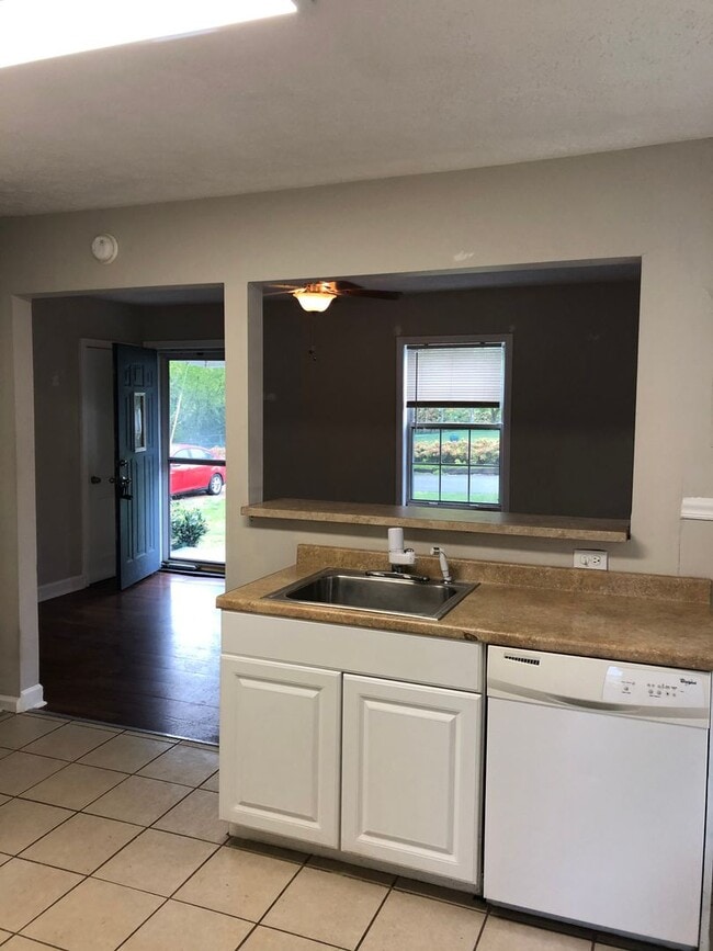 Photo - Cozy 2 Bed/ 1 Bath Home with Large Sun Roo...