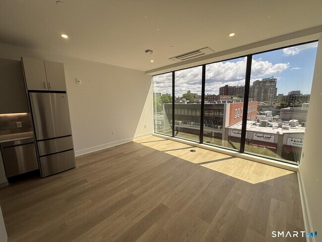 Photo - 470 Summer St