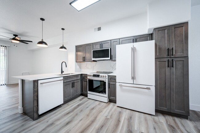 Zone Westgate, Glendale AZ, Newly Renovated Interiors - Zone Westgate Rental