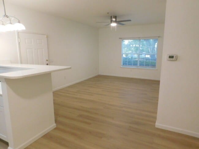 Photo - Mid Island condo for rent Unit 613