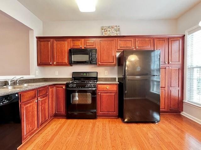 Photo - 1369 Thornborough Dr