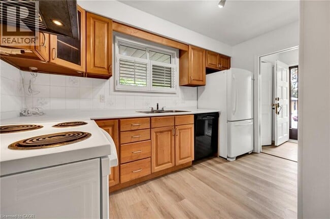 Photo - 514 Fallingbrook Dr