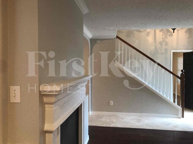 Photo - 621 Stellaway Dr