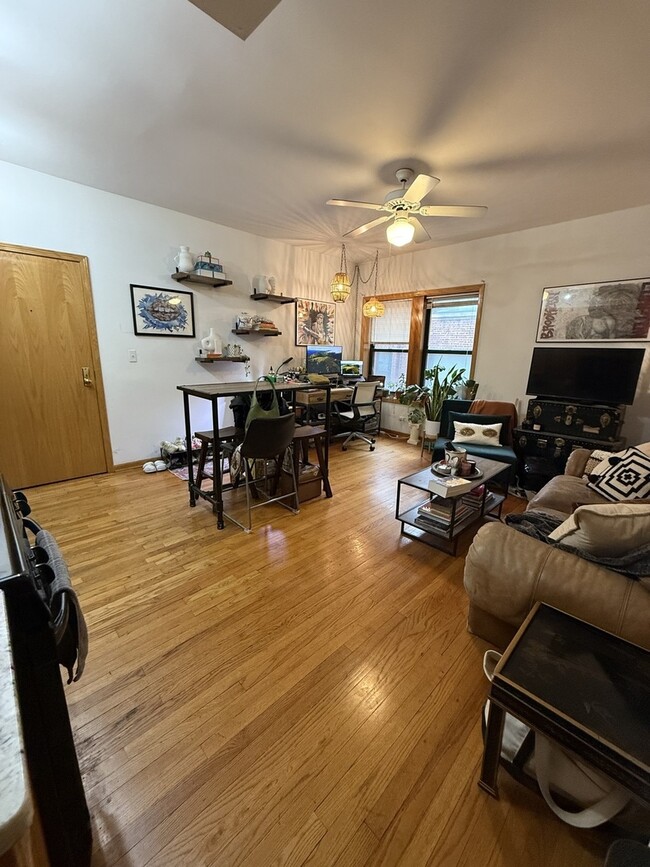 Photo - 628 W Patterson Ave