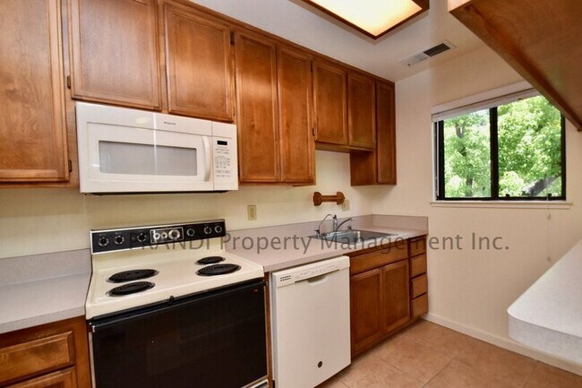 Photo - 18 Somerset Pl