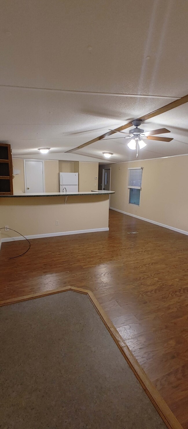 Photo - 853 Lovejoy Rd