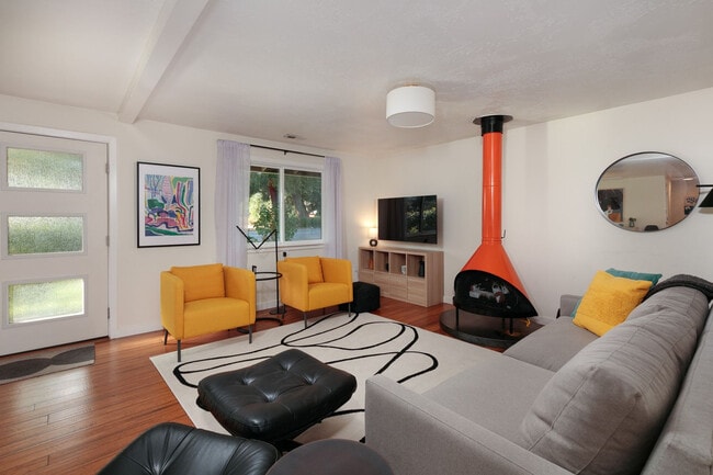 Building Photo - 4264 Belmont Dr Rental