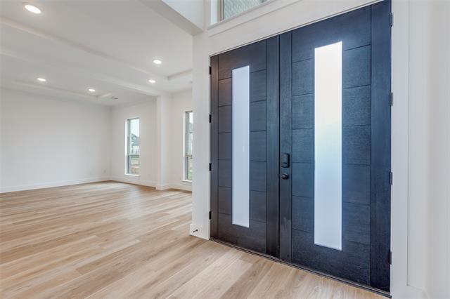 Photo - 15083 Abbey Wds Dr