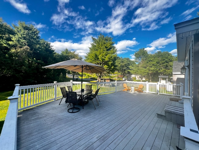 Photo - 252 Windsor St