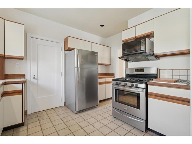 Photo - 1721 Humboldt Ave S