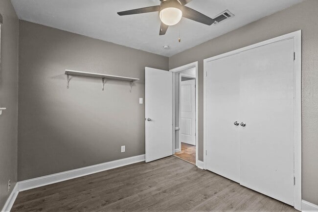 Photo - 5116 Canadian Ave