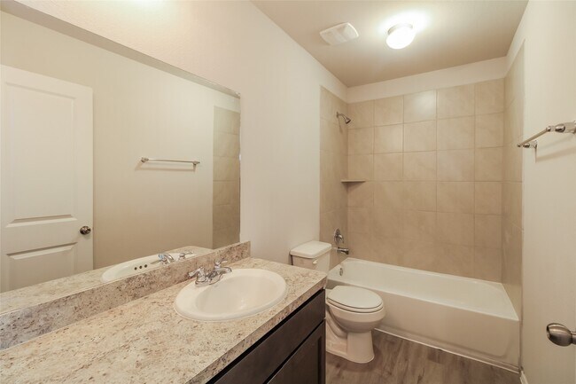 Photo - 2468 Carp Dr