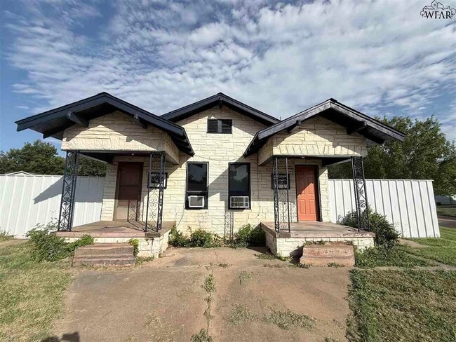 Building Photo - 614 Sunset Dr Rental