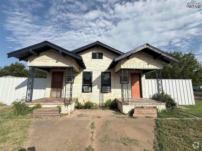 Building Photo - 614 Sunset Dr Rental