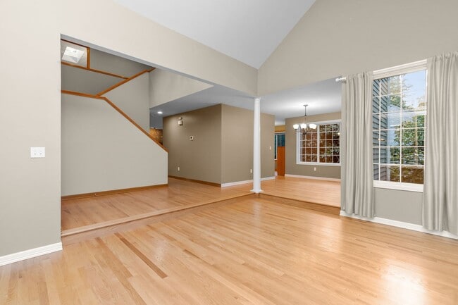 Photo - Spacious 4 bed/2.5 bath in Kirkland