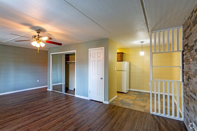 1B, 1BA Studio - 540 SF