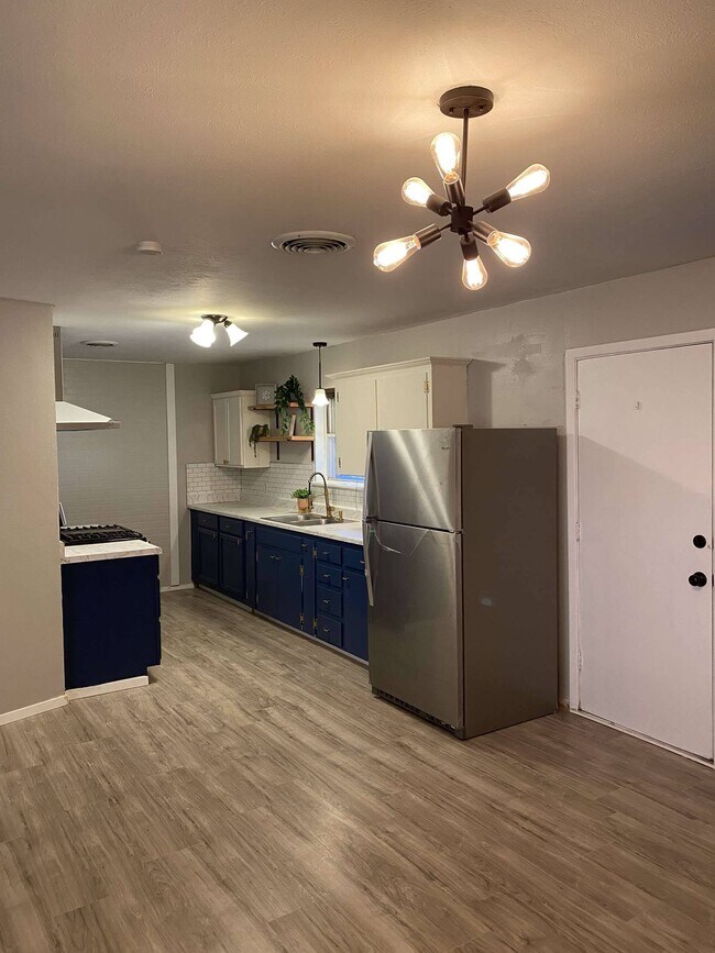 Photo - 4604 Mercedes Dr